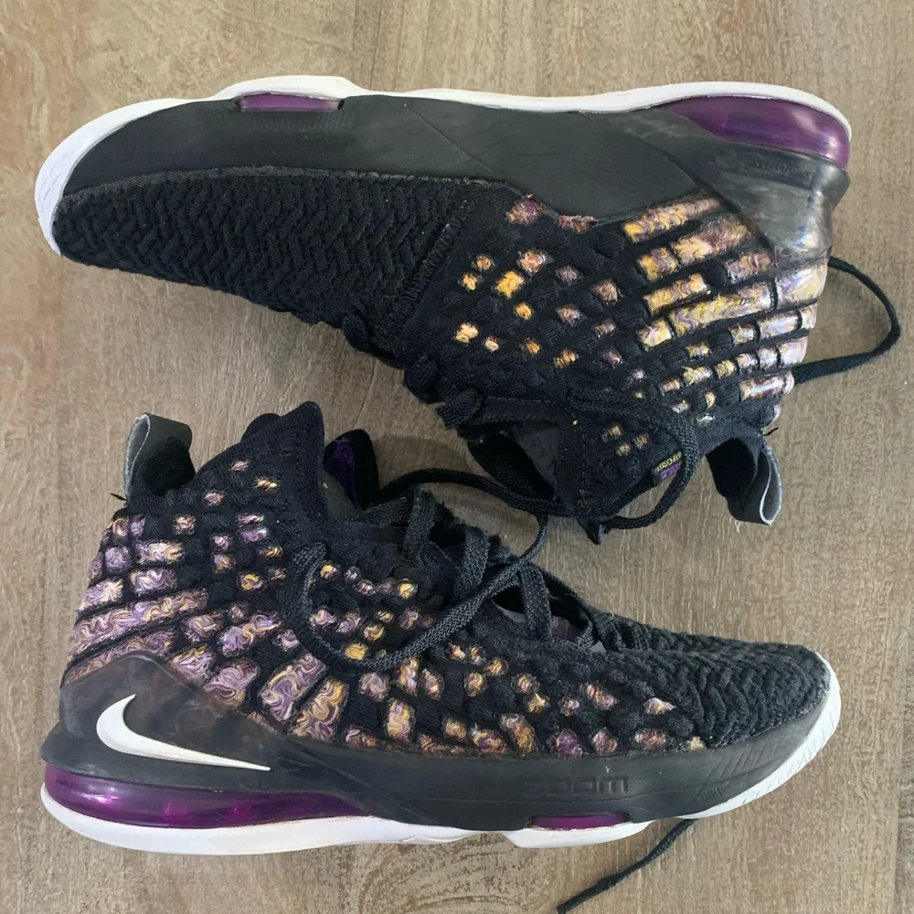 Boys LeBron 17 GS 'Infrared VI'